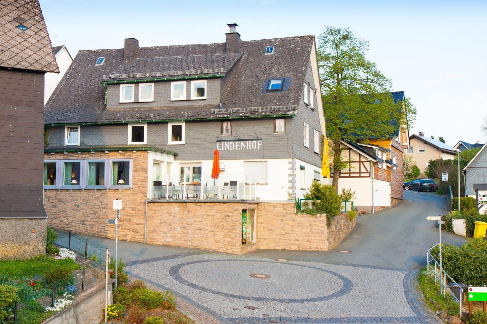 Hotel Restaurant Lindenhof Bad Laasphe Exterior foto